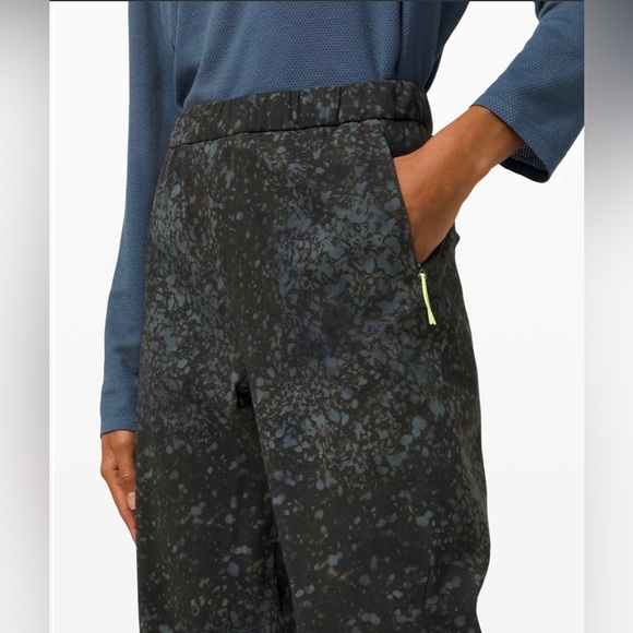 ✨RARE✨Lululemon Azul Jogger Print Lululemon Lab.  Planet Surface Blue Moon Fog - Picture 7 of 10